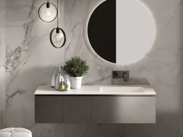 Fugenloser Waschtisch mit Unterschrank, Serie YOUNG, 151 x 52 cm. Individuell geplanter Waschplatz nach Maß.